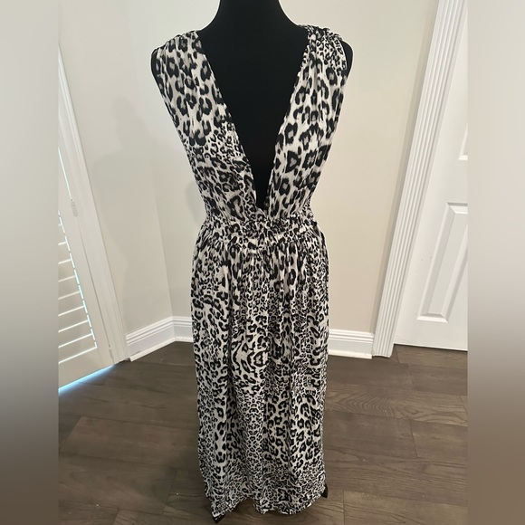 America & Beyond Maxi Beach Cover up - Picture 2 of 9